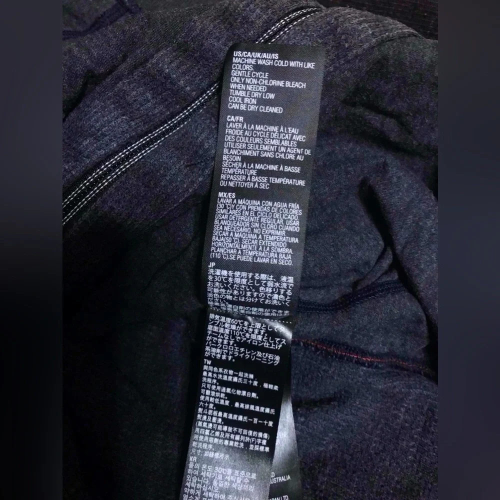 Kirkland Signature Zip Up XL Sweater - Cozy & Unique with Snagged Style!